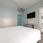 Colombo 4*