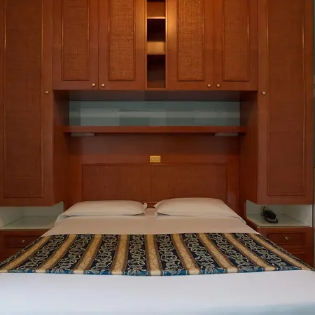 Colombo Hotel 4*