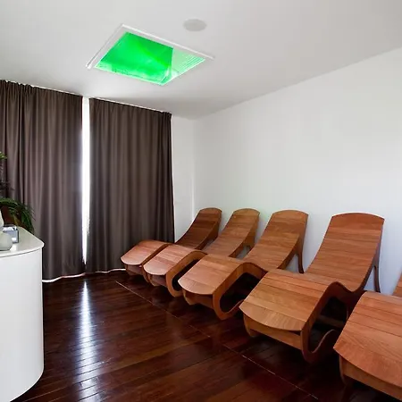 Colombo 4*