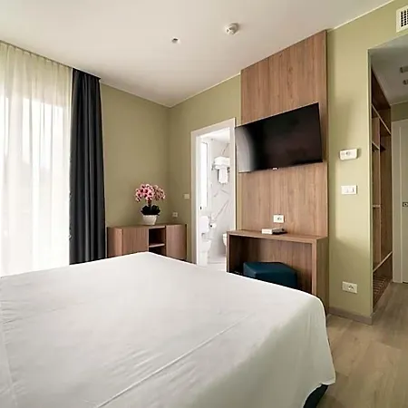 Otel Colombo 4*