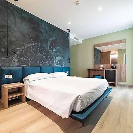 Colombo 4*